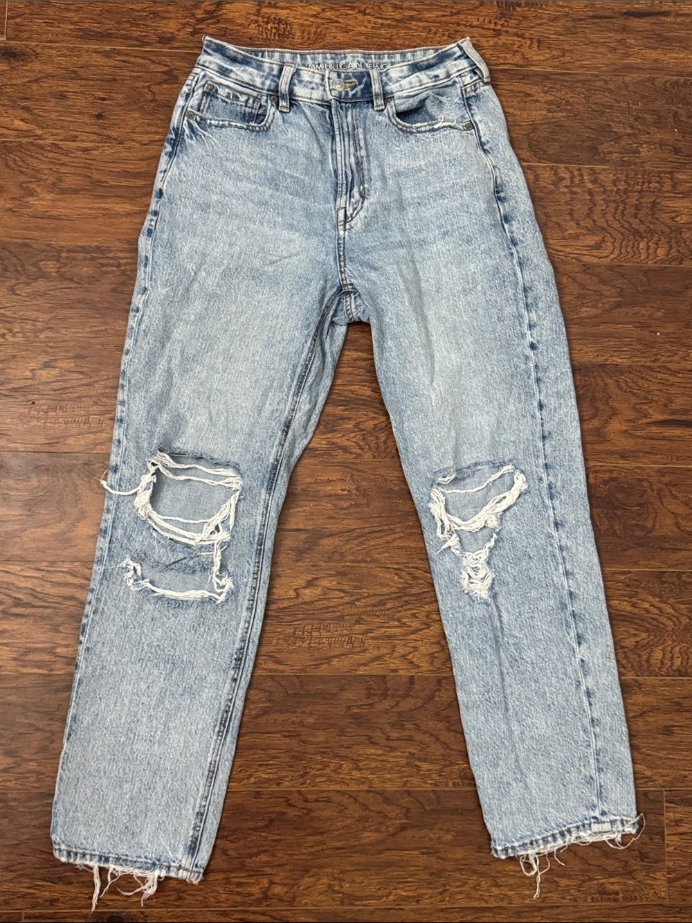 American Eagle High-Rise Distressed Mom Straight Jeans — Light - Size 6